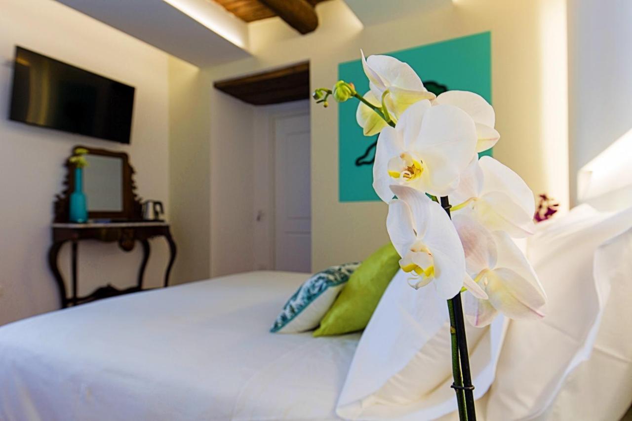 Duetto Al Duomo Hotel Наполи Екстериор снимка