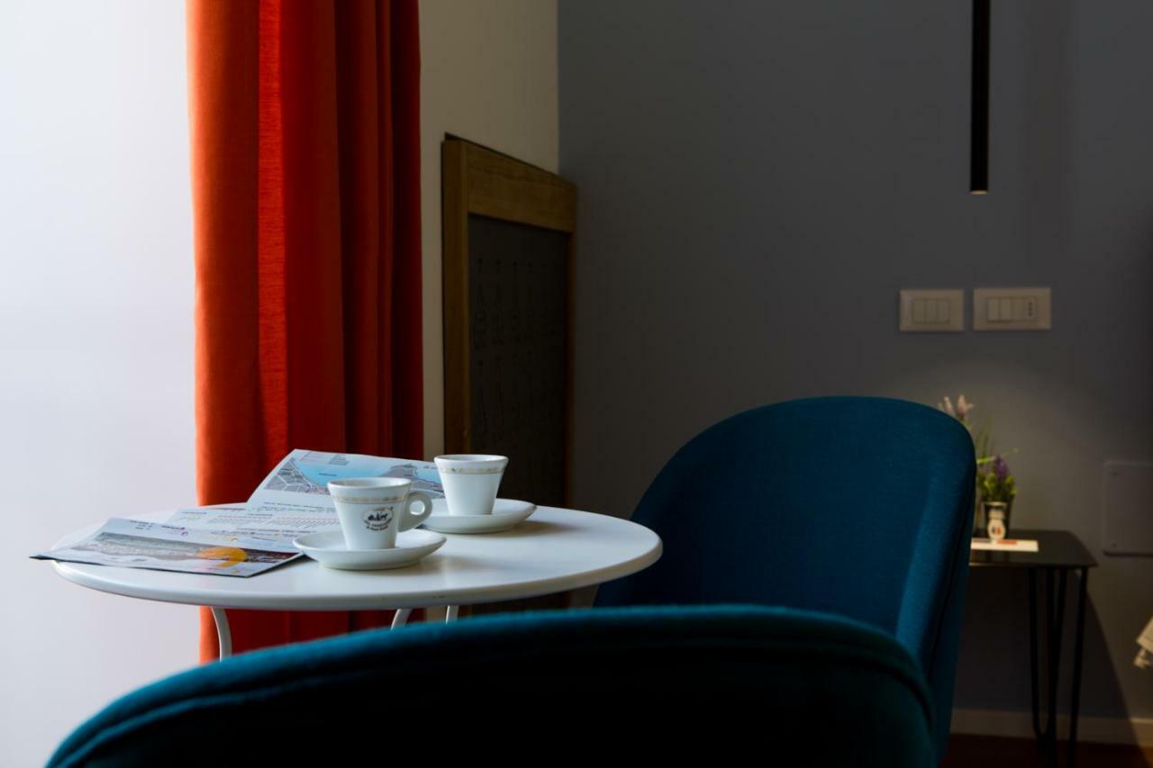 Duetto Al Duomo Hotel Наполи Екстериор снимка