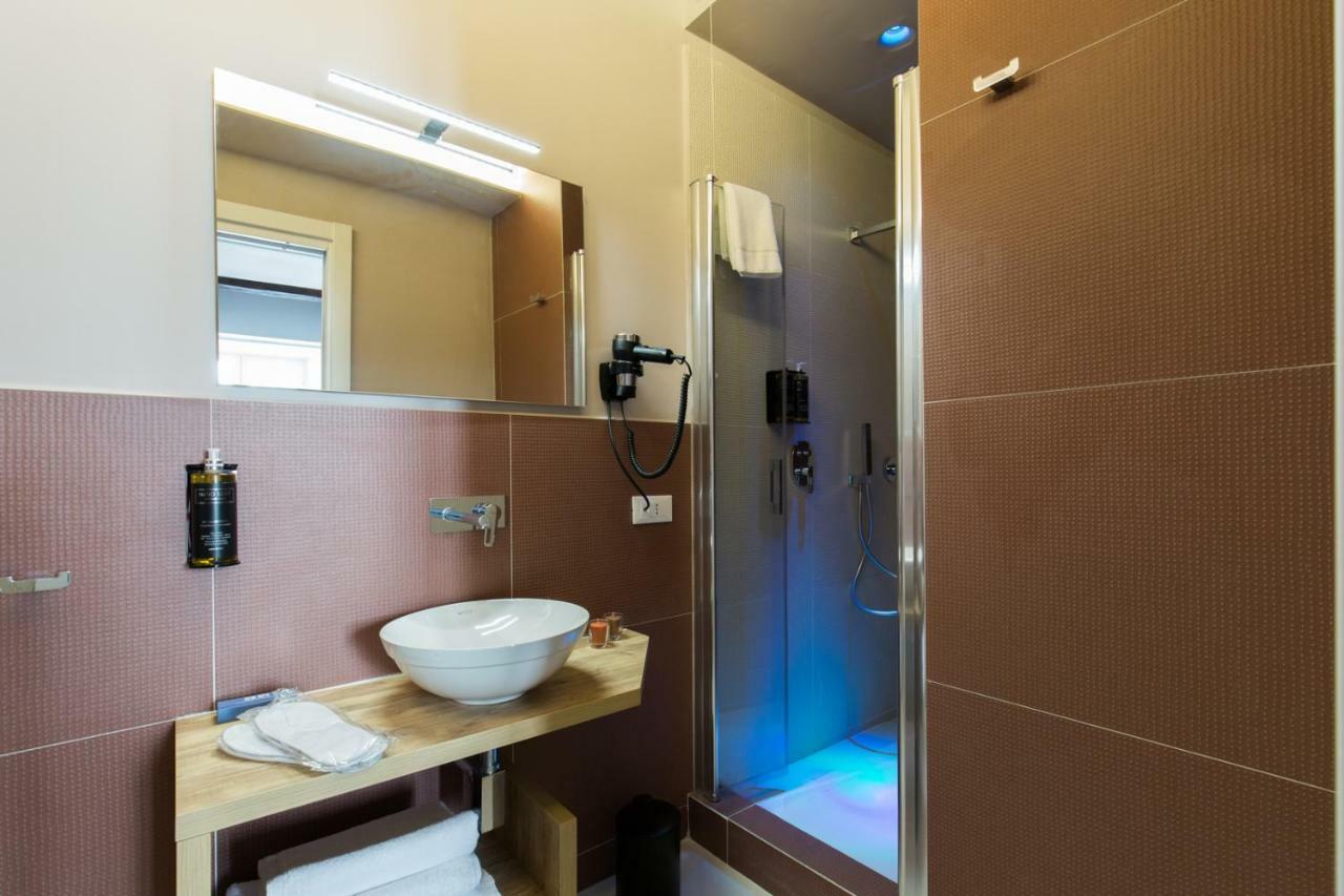 Duetto Al Duomo Hotel Наполи Екстериор снимка