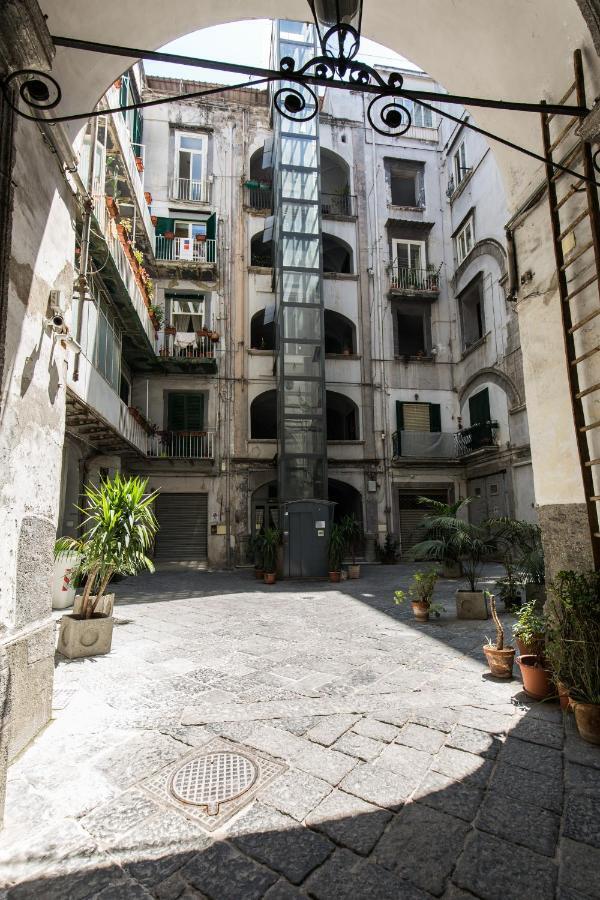 Duetto Al Duomo Hotel Наполи Екстериор снимка