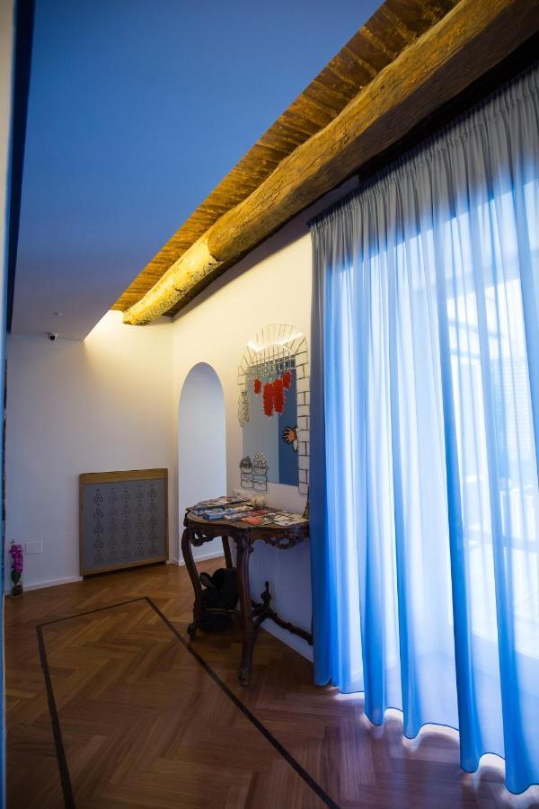 Duetto Al Duomo Hotel Наполи Екстериор снимка