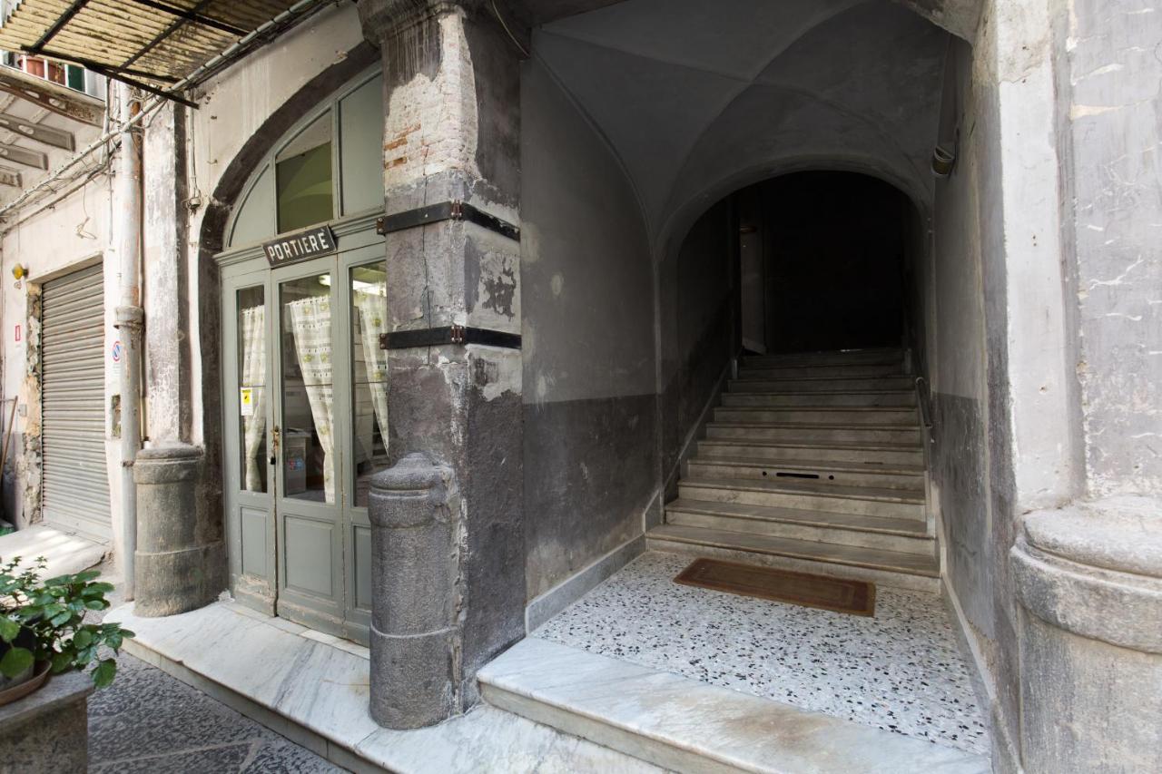 Duetto Al Duomo Hotel Наполи Екстериор снимка