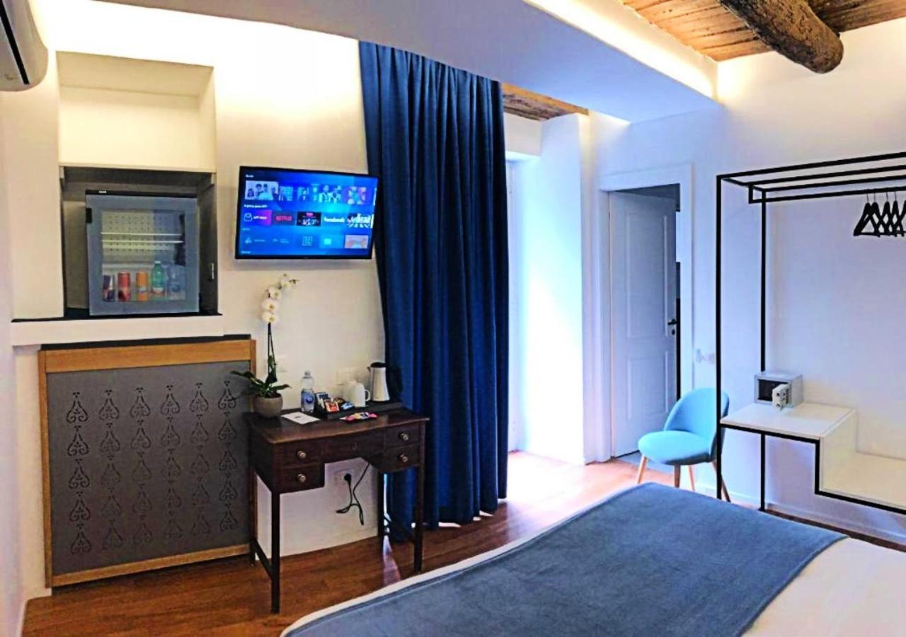 Duetto Al Duomo Hotel Наполи Екстериор снимка
